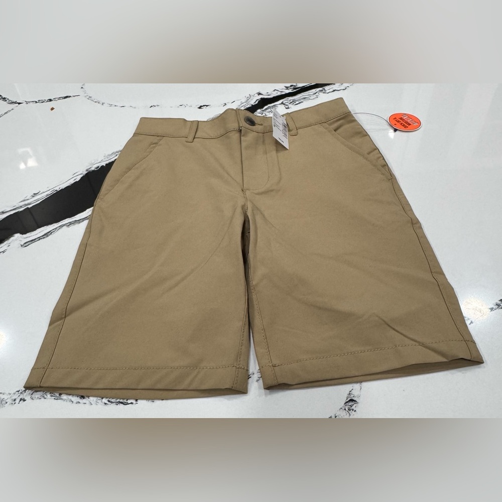 NWT The Children’s Place Boys Uniform Quick Dry Chino Shorts, Navy Beige Size 8